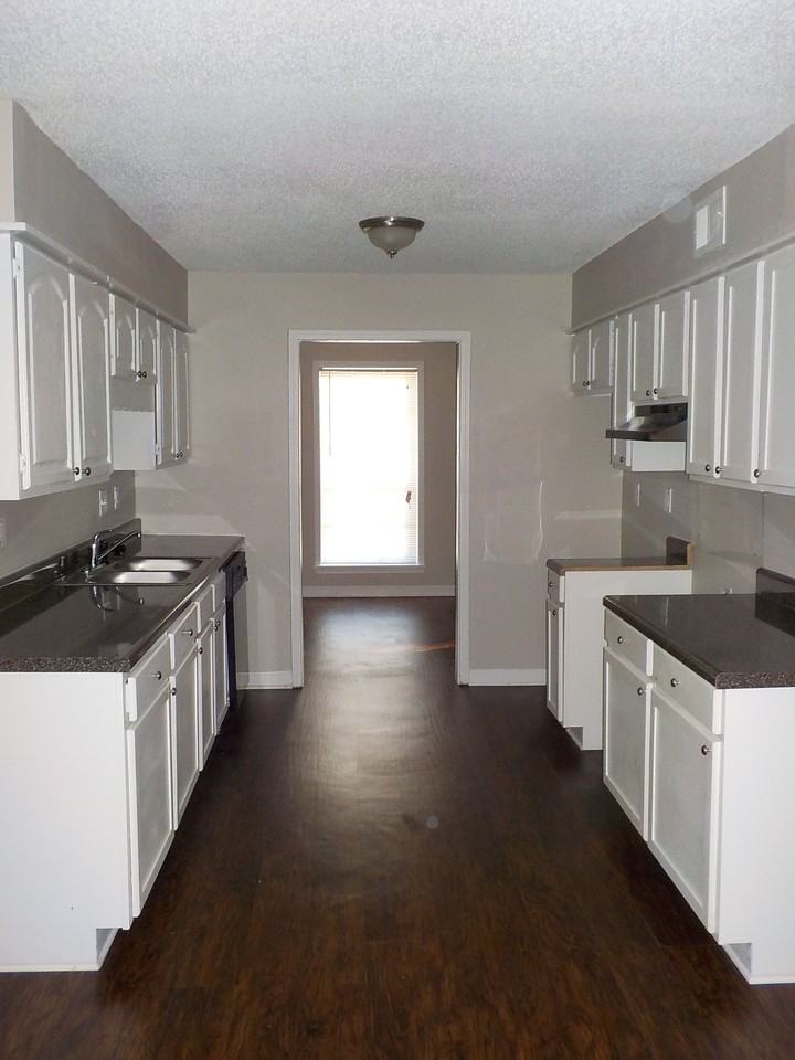 6304 Raleigh Lagrange Rd - Photo 3 of 8