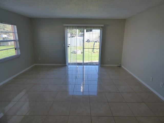 535 Verbena Ct - Photo 2 of 7