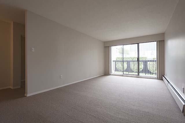 Park Astoria Apartments - Photo 3 of 9