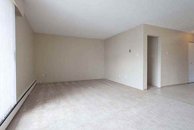 Niagara Court Apartments - Photo 3 of 6