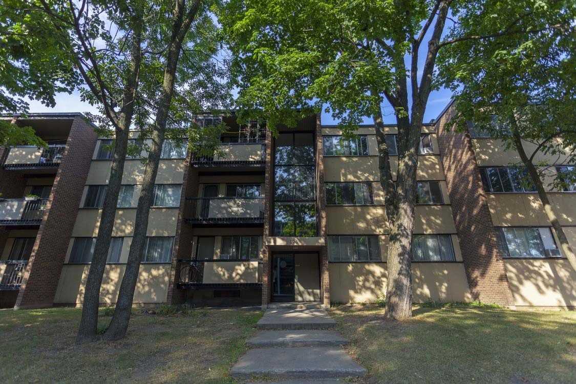 Jardin Des Seigneurs Apartments 3094 Rue des Châtelets, Québec, QC G1V 2K2 Apartment for