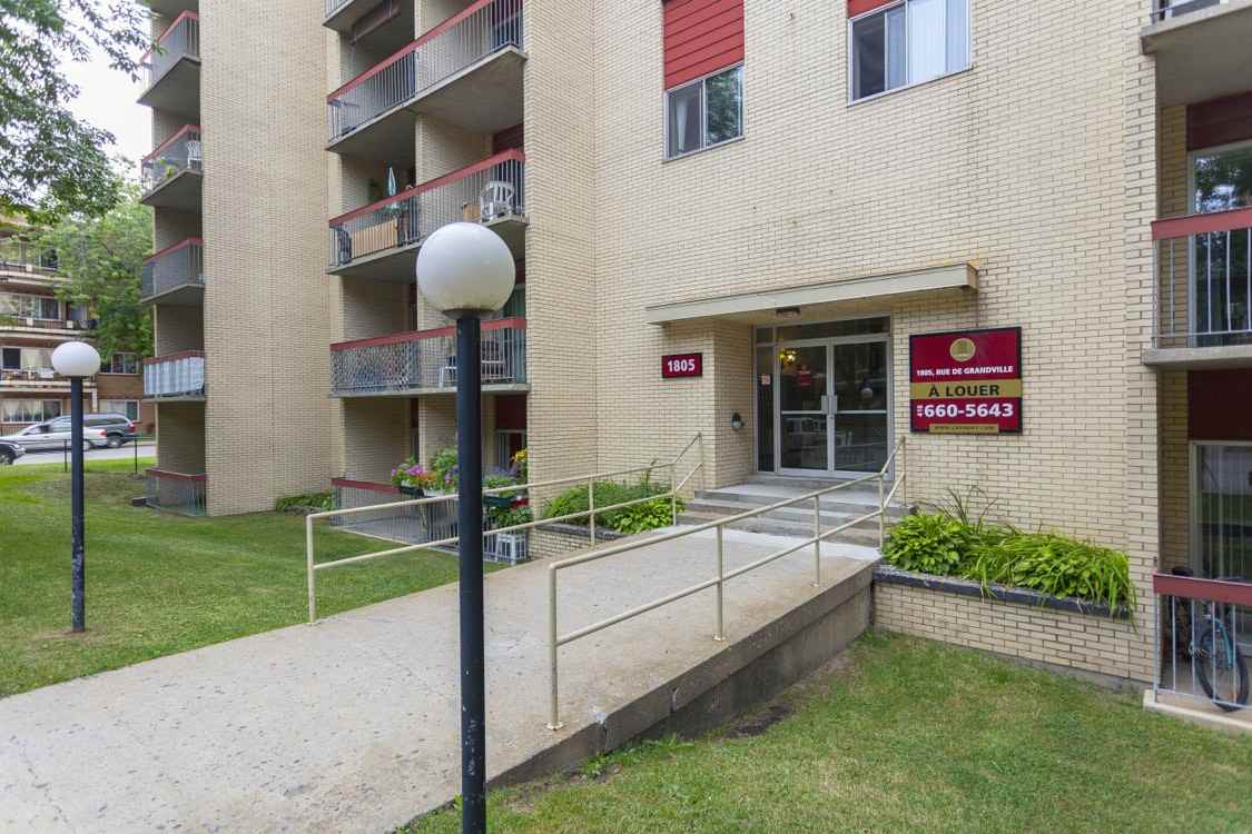 Le Degrandville Apartments - Photo 2 of 6