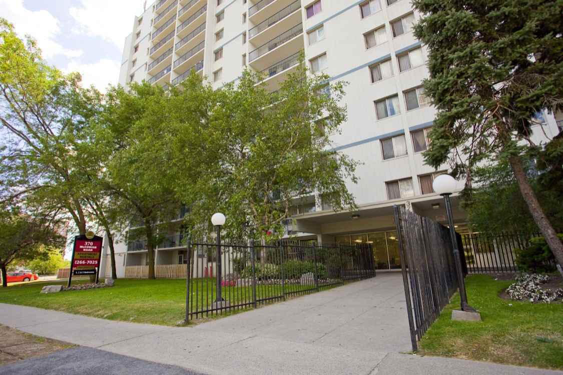 McCowan Apartments - 370 McCowan Rd, Toronto, ON M1J 1J3 - Zumper