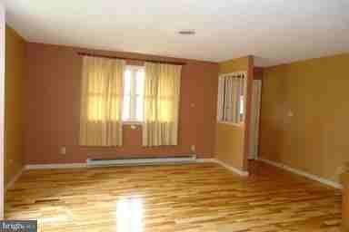 14754 Sherwood Dr - Photo 3 of 5