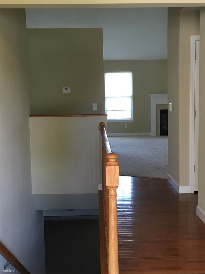 7077 Remington Villa Dr - Photo 3 of 10