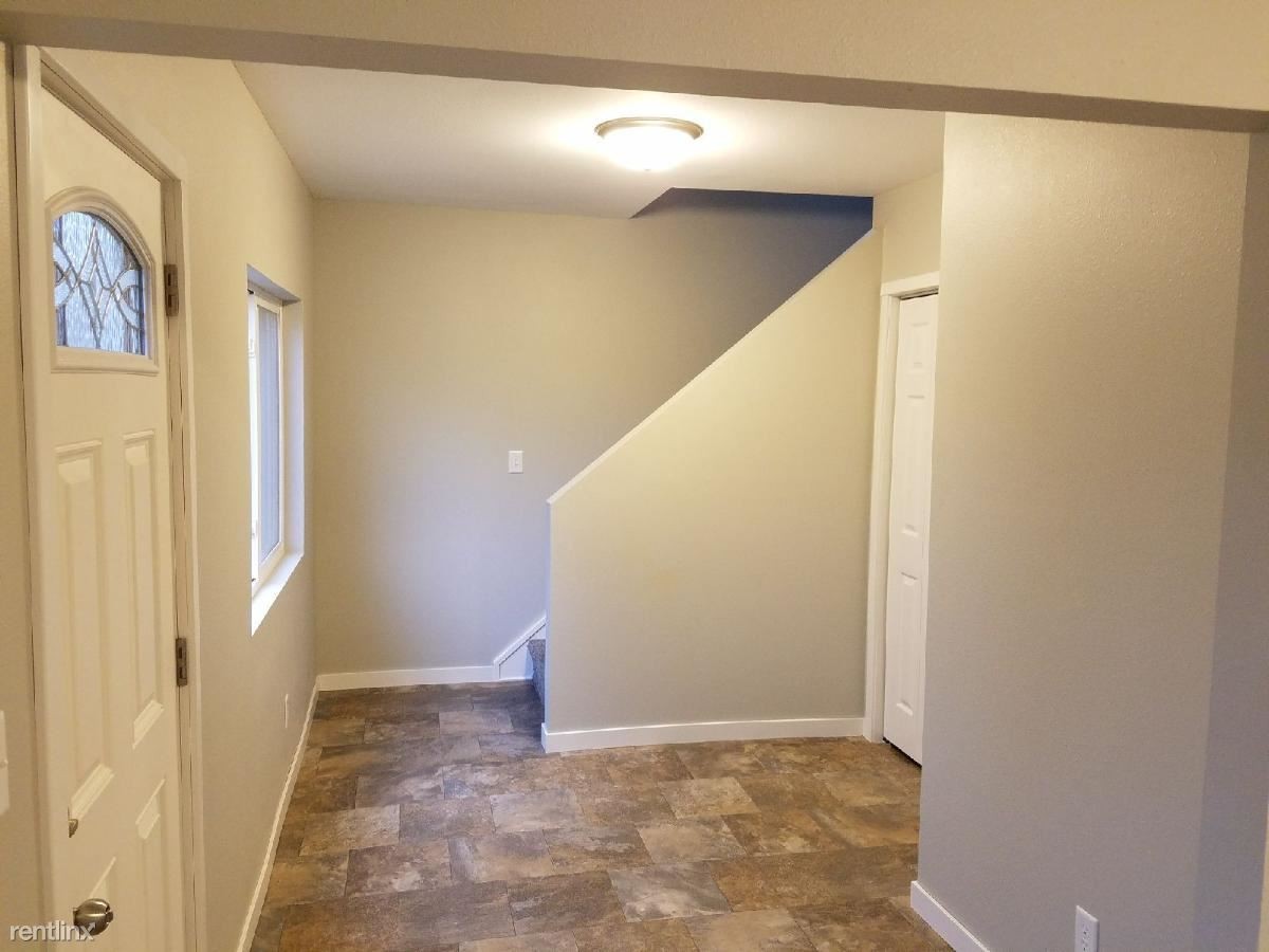 601 N State St - Photo 2 of 13