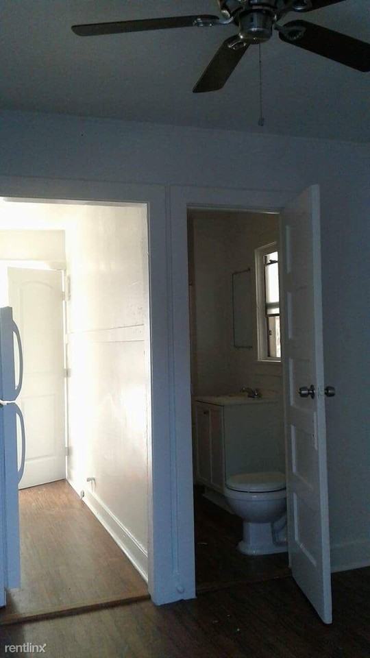 1924 3/4 Daly St - Photo 2 of 4