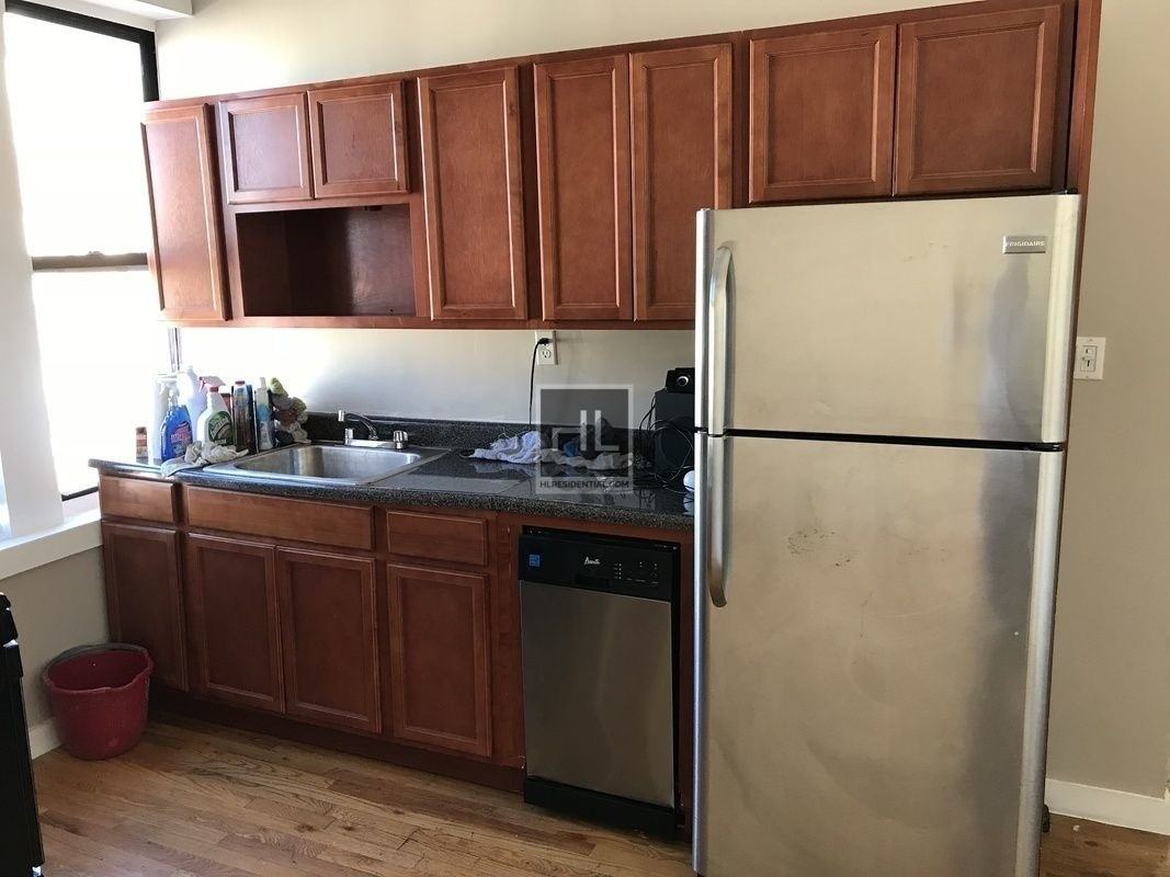 1226 Lincoln Place #A3