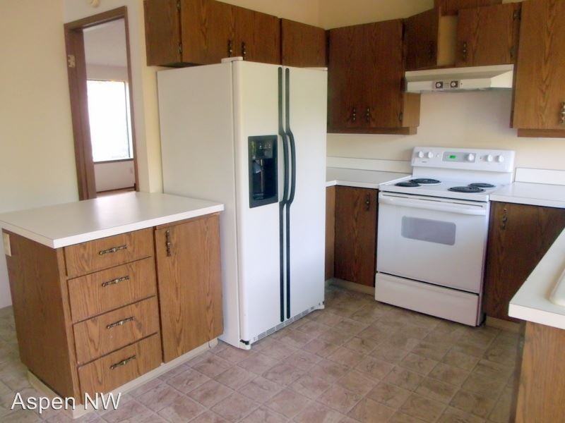 104 Madrona Park Dr - Photo 2 of 15