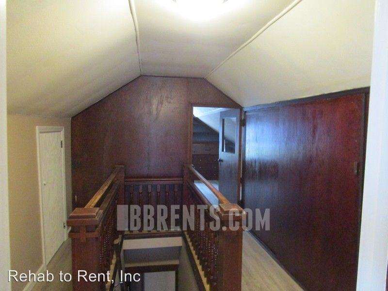 307 N E St - Photo 2 of 25