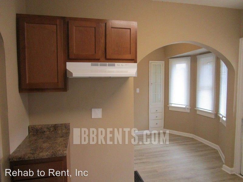 307 N E St - Photo 3 of 25