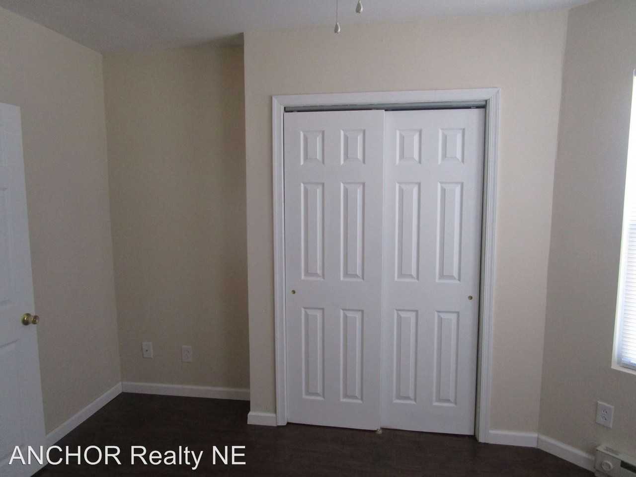 648 E Thayer St - Photo 2 of 7