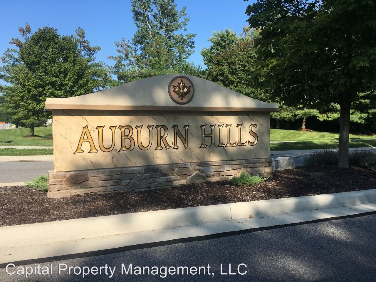 2122 Palace Ct - Photo 2 of 38
