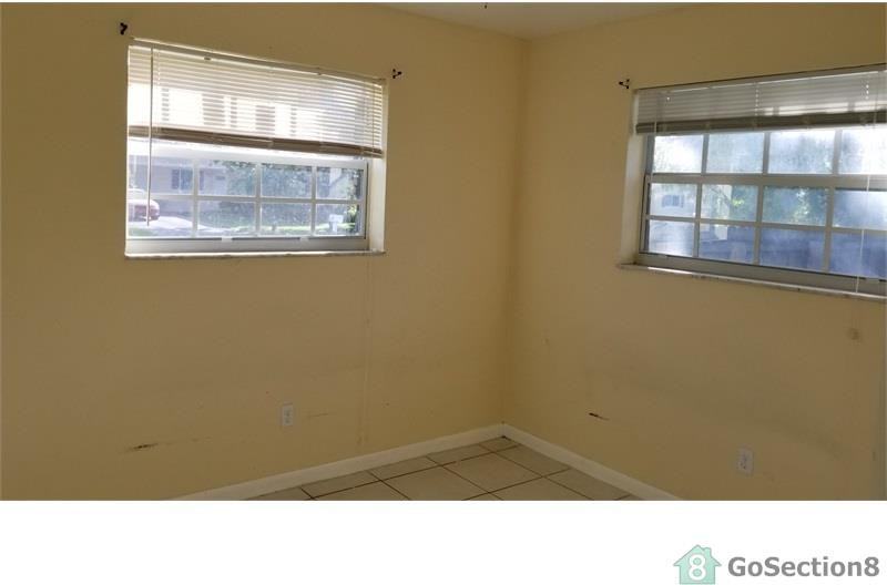 6101 SW 23rd St - Photo 2 of 8