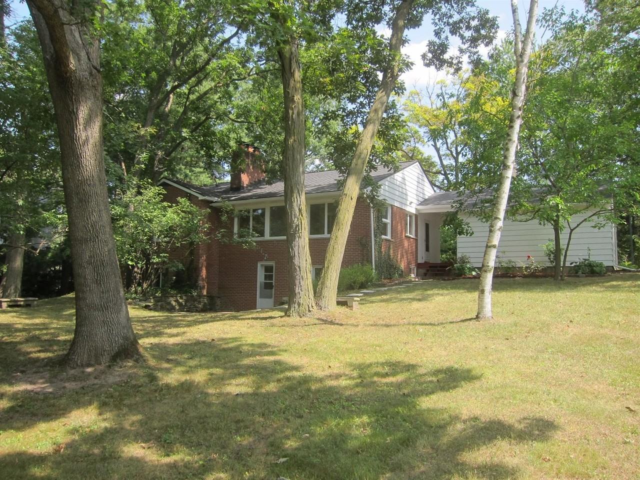 1242 Arlington Blvd - Photo 3 of 33