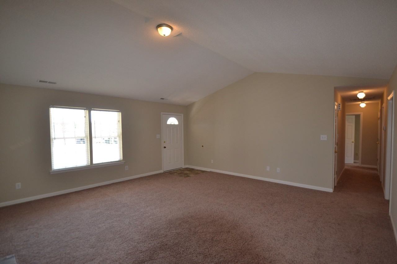 404 Graves Mill Rd - Photo 3 of 14