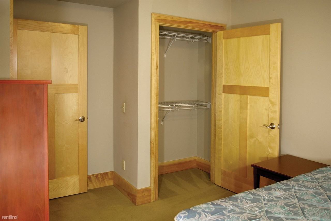 Laurel Commons - Photo 3 of 9