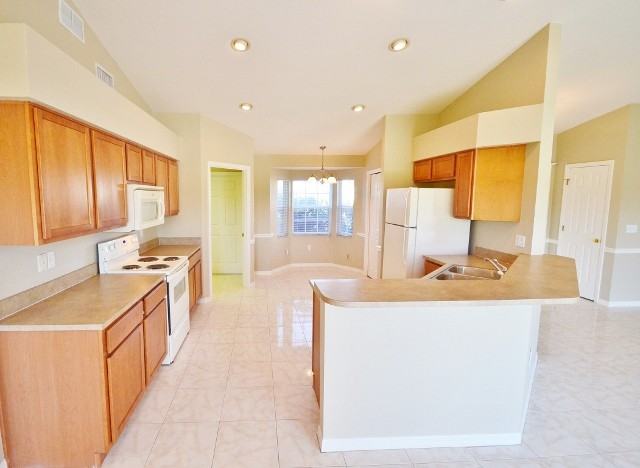 2125 Golden Meadow Way - Photo 2 of 12