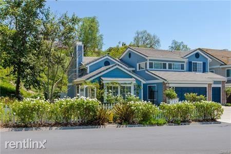 18 Mahogany Run - Photo 2 of 24