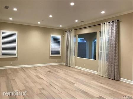 100 Irvine Cove Dr - Photo 2 of 15