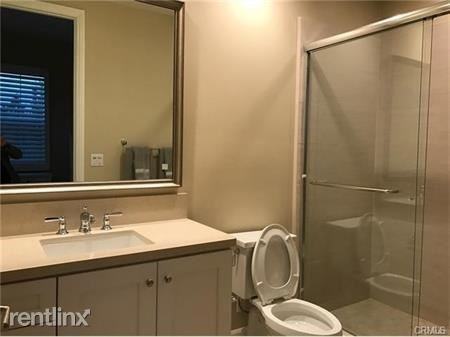 100 Irvine Cove Dr - Photo 3 of 15