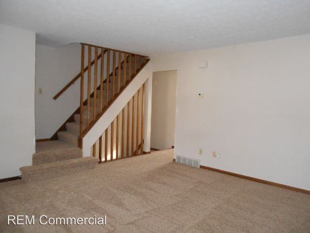 2960-62 LEE STREET - Photo 3 of 10