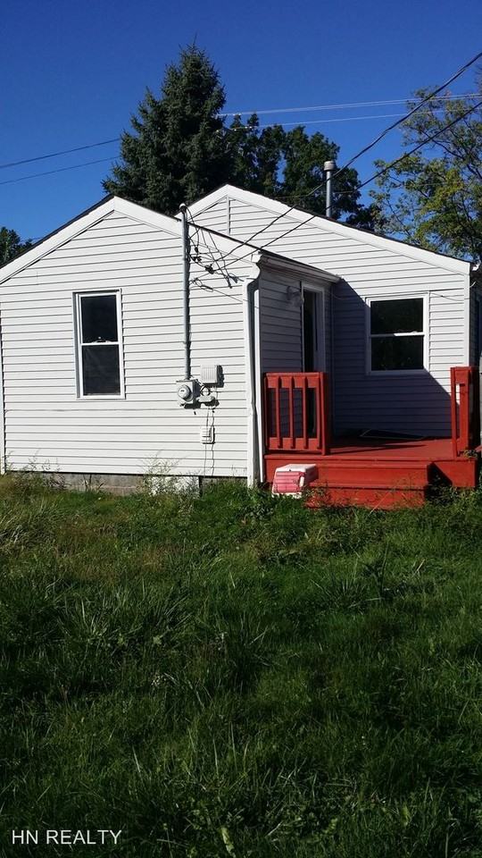 765 Kenilworth Ave - Photo 2 of 10