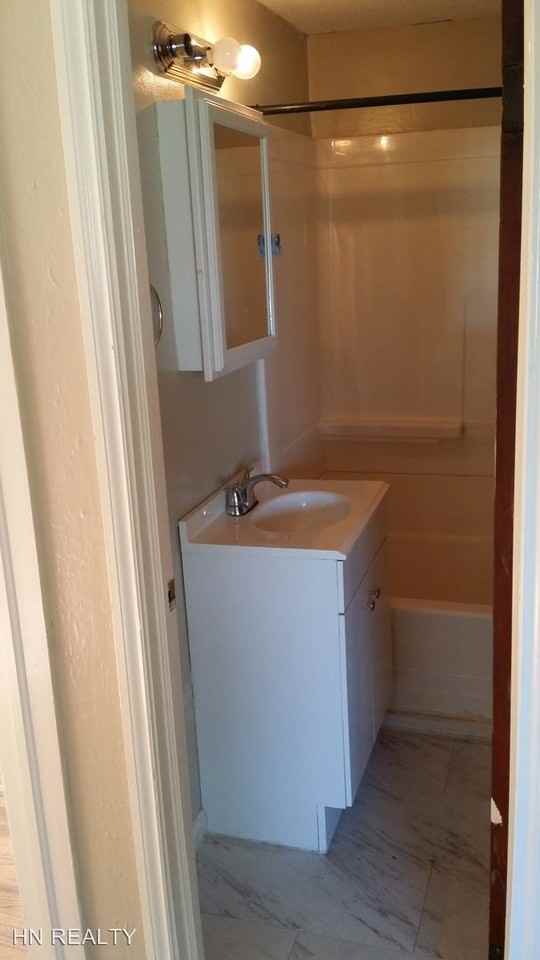 765 Kenilworth Ave - Photo 3 of 10