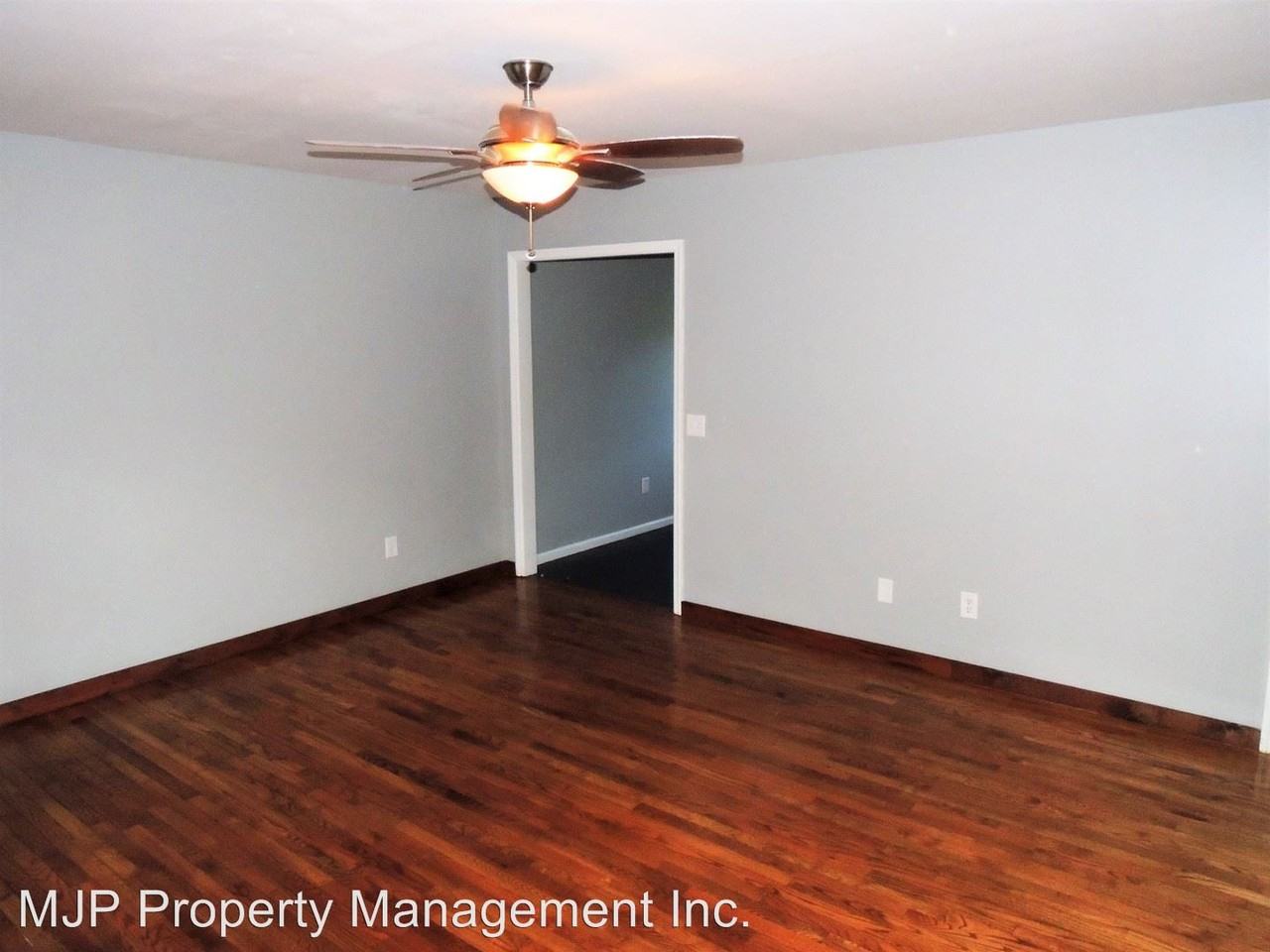 10975 Jenkins Cir - Photo 2 of 11