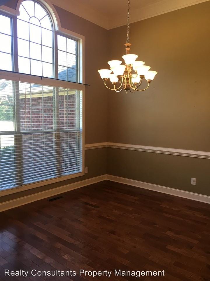 2708 Whispering Way - Photo 3 of 22