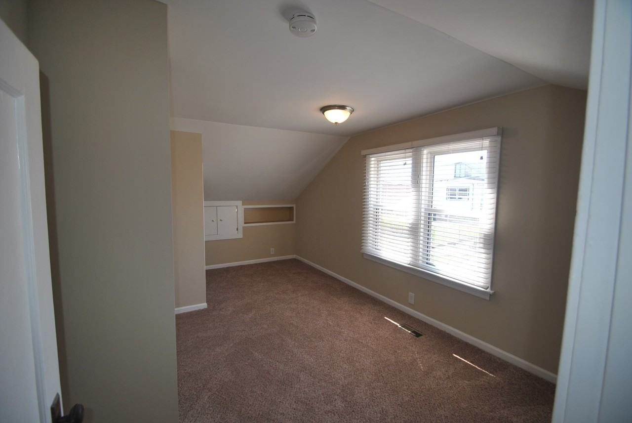 8600 S 78th Ave - Photo 2 of 9