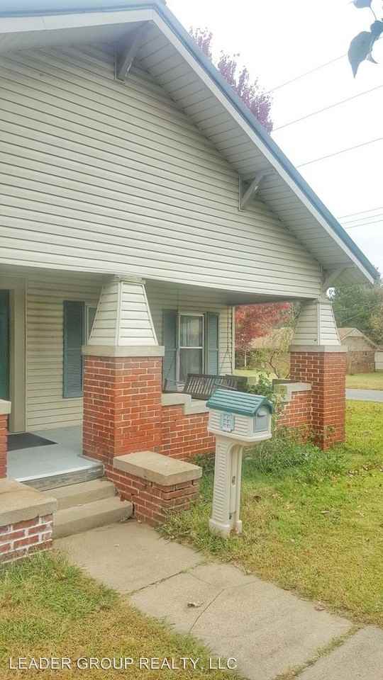 827 E Osage Ave - Photo 2 of 12