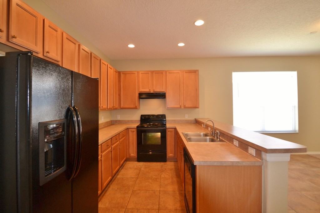 645 Dartford Ct - Photo 2 of 9