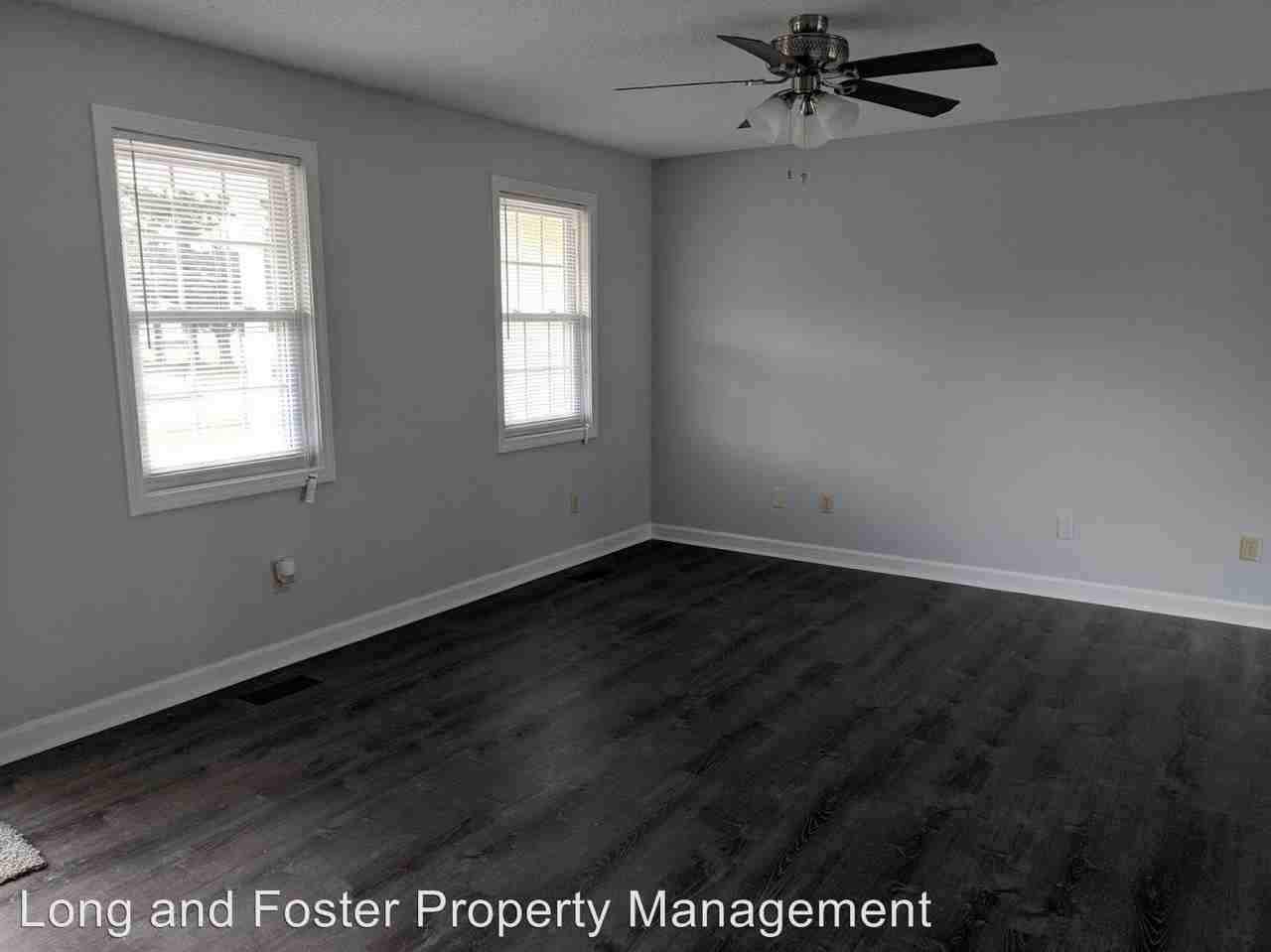 105 Travis Dr - Photo 3 of 14