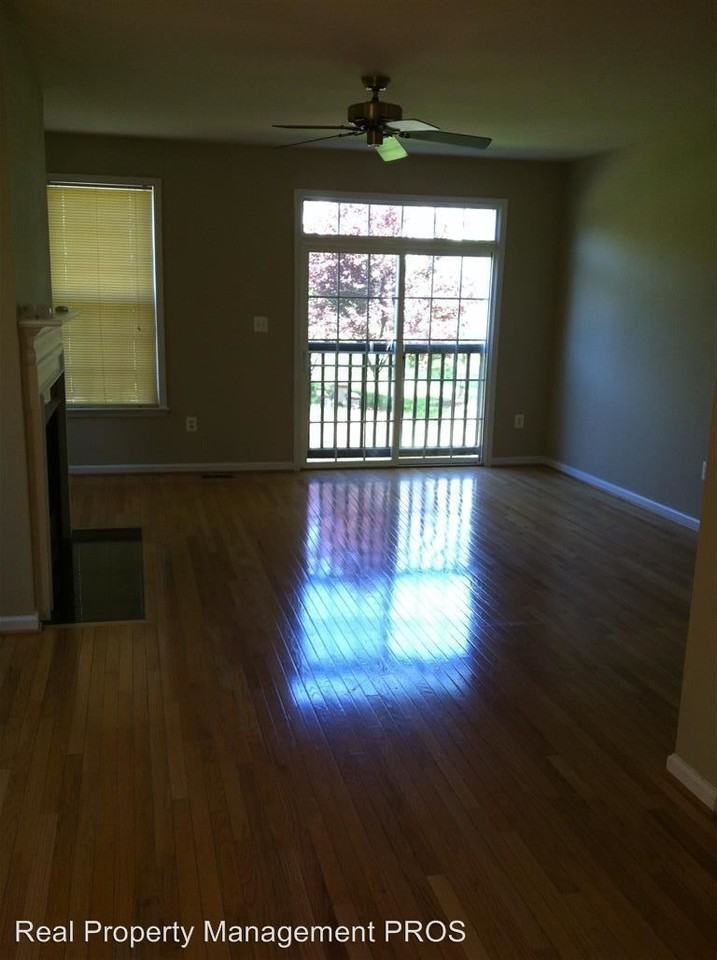 6808 Coach Way - Photo 3 of 17