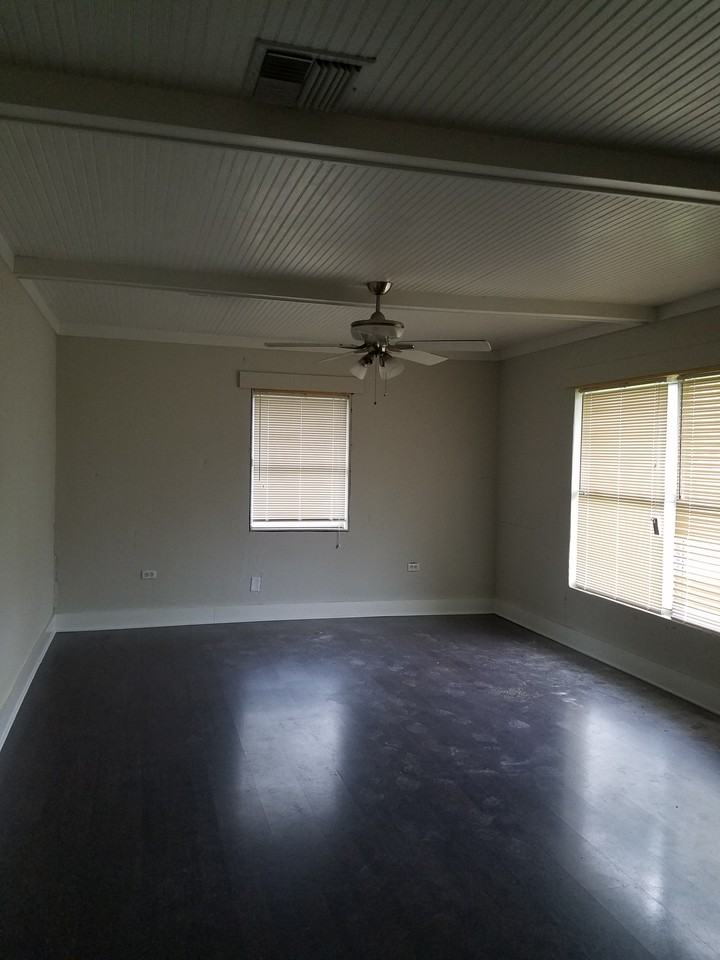 413 Martin St - Photo 3 of 16