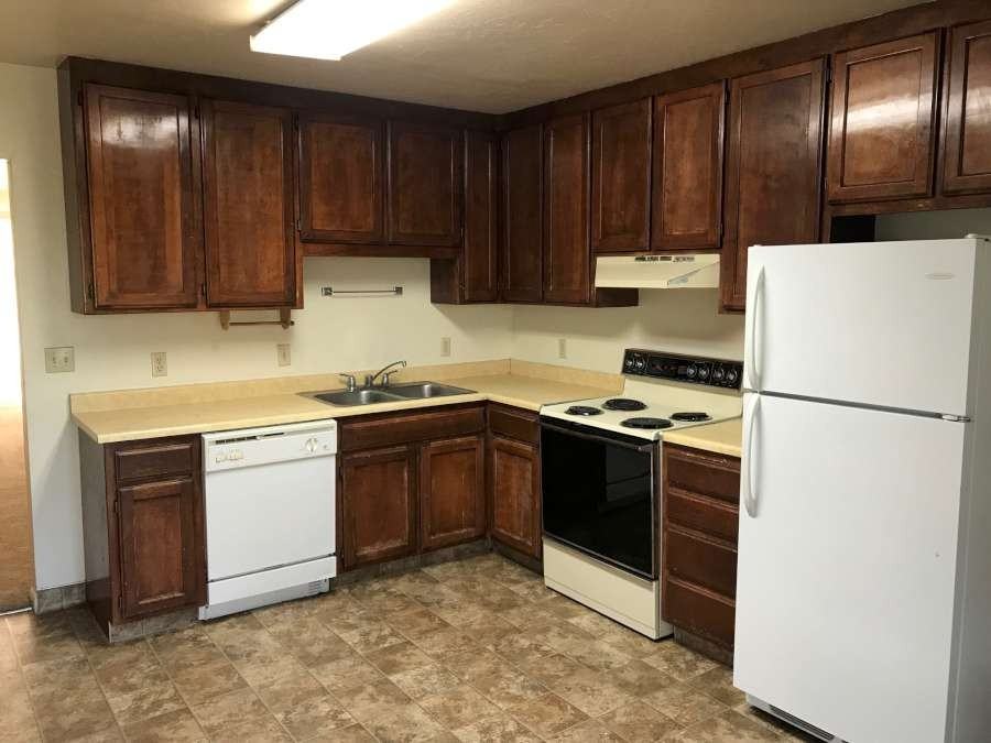 373 E 2700 N - Photo 3 of 18