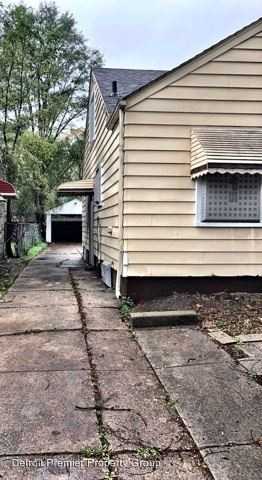 12899 Dwyer St - Photo 3 of 11
