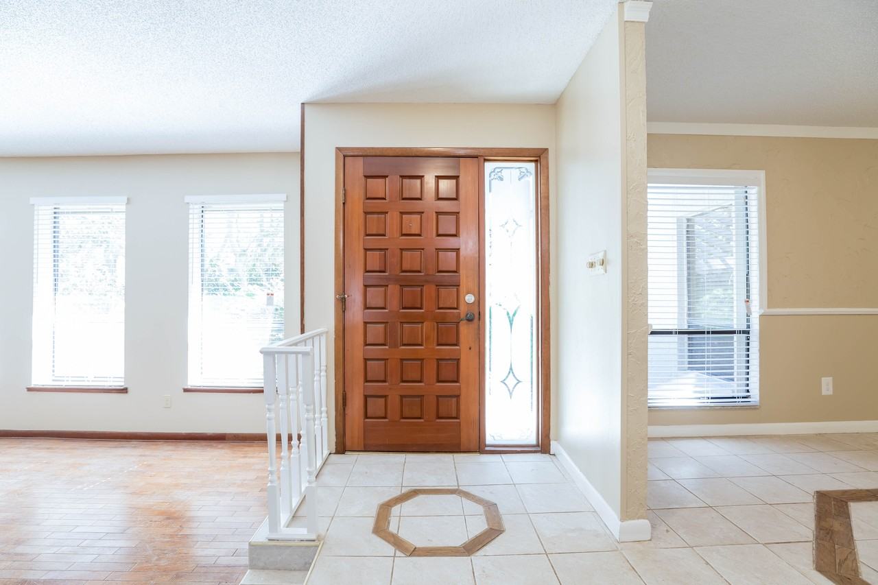 420 Village View Ln - Photo 3 of 23