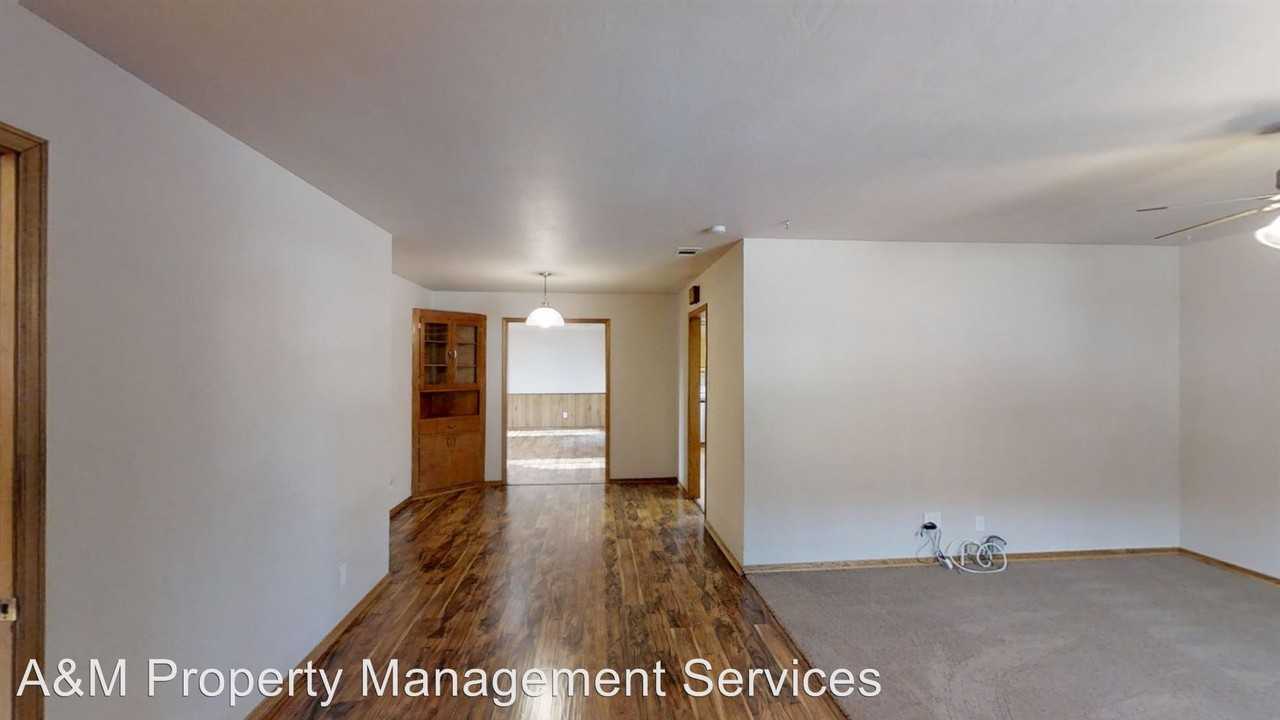 14597 Wake Ave - Photo 2 of 22