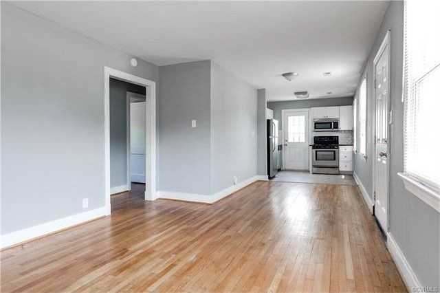 112 S Ivy Ave - Photo 3 of 14