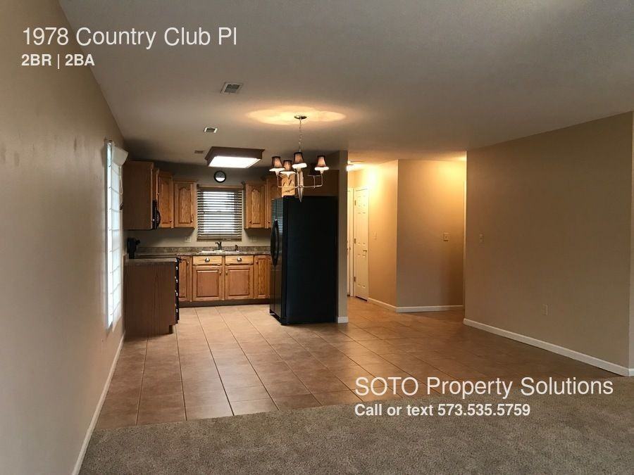 1978 Country Club Pl - Photo 3 of 10