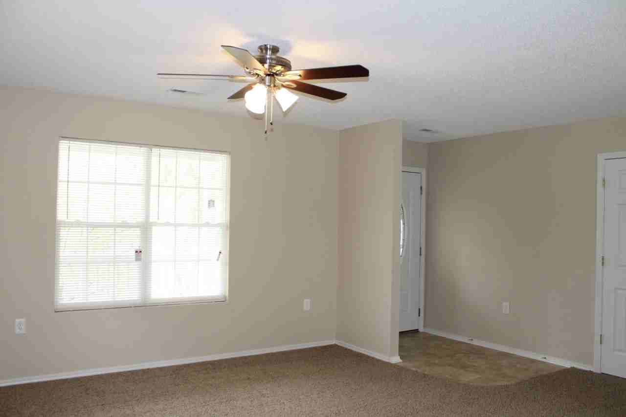 1310 Heins Rd - Photo 3 of 12