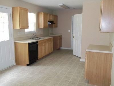 7512 Hollywood St - Photo 2 of 4