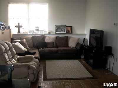 920 E Gordon St - Photo 3 of 8