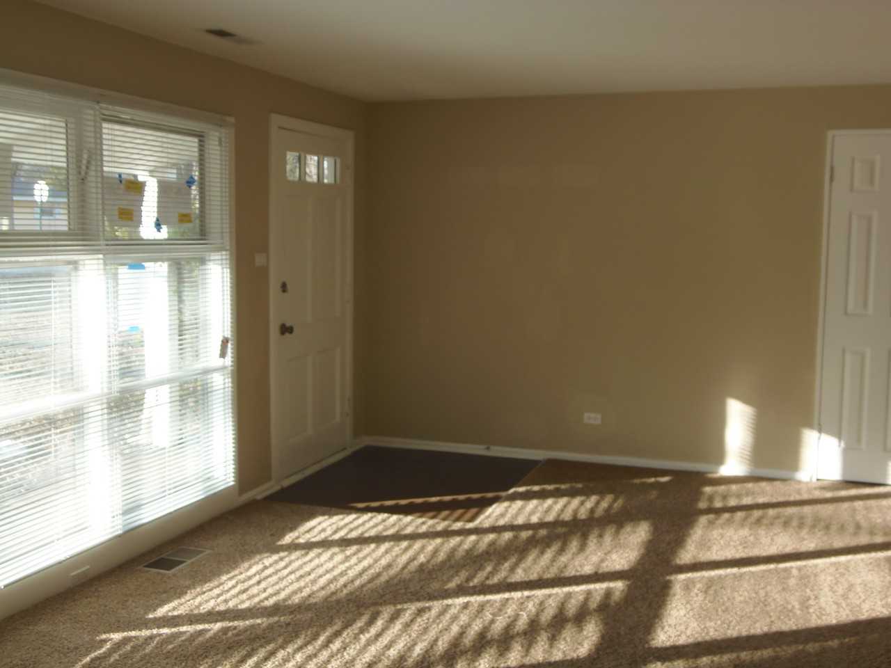 18105 Thomas Ln - Photo 2 of 10