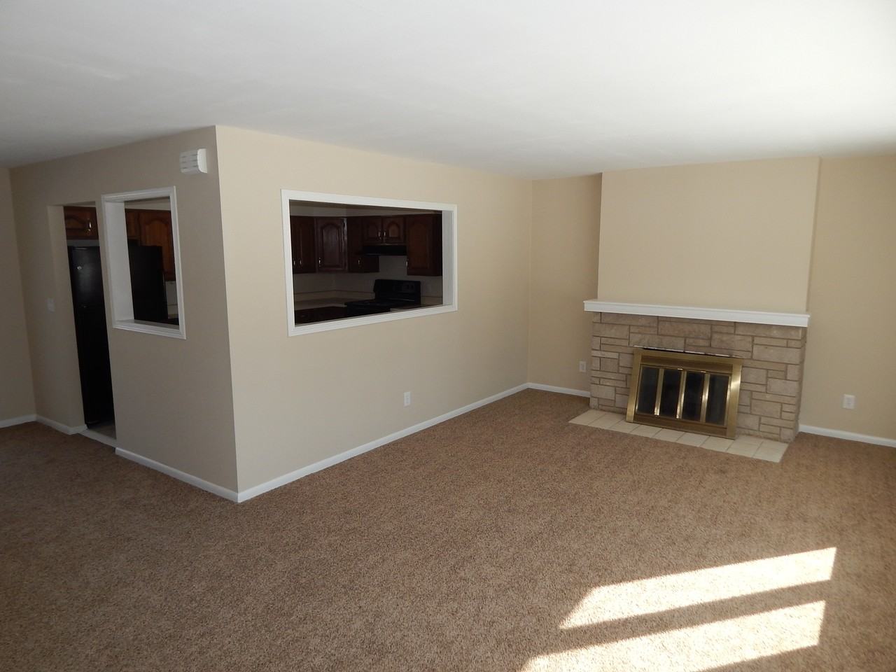 501 Harmony Dr - Photo 2 of 11