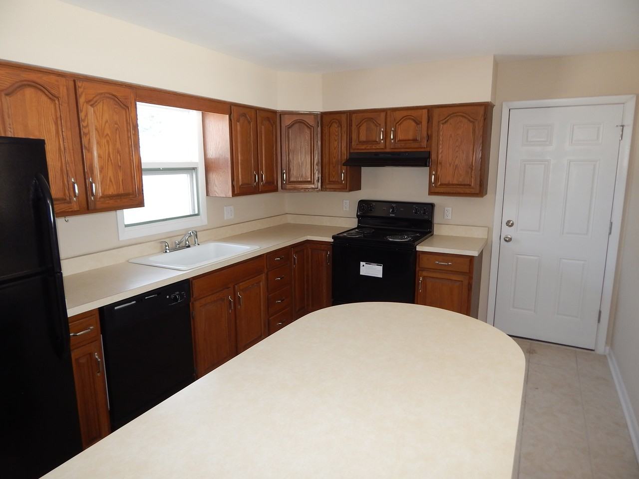 501 Harmony Dr - Photo 3 of 11