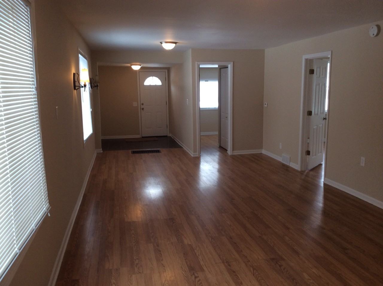 1423 Seymour Ave - Photo 2 of 22