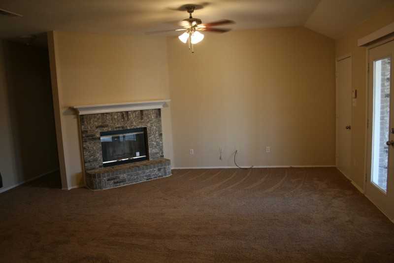 1747 Reynolds St - Photo 2 of 14